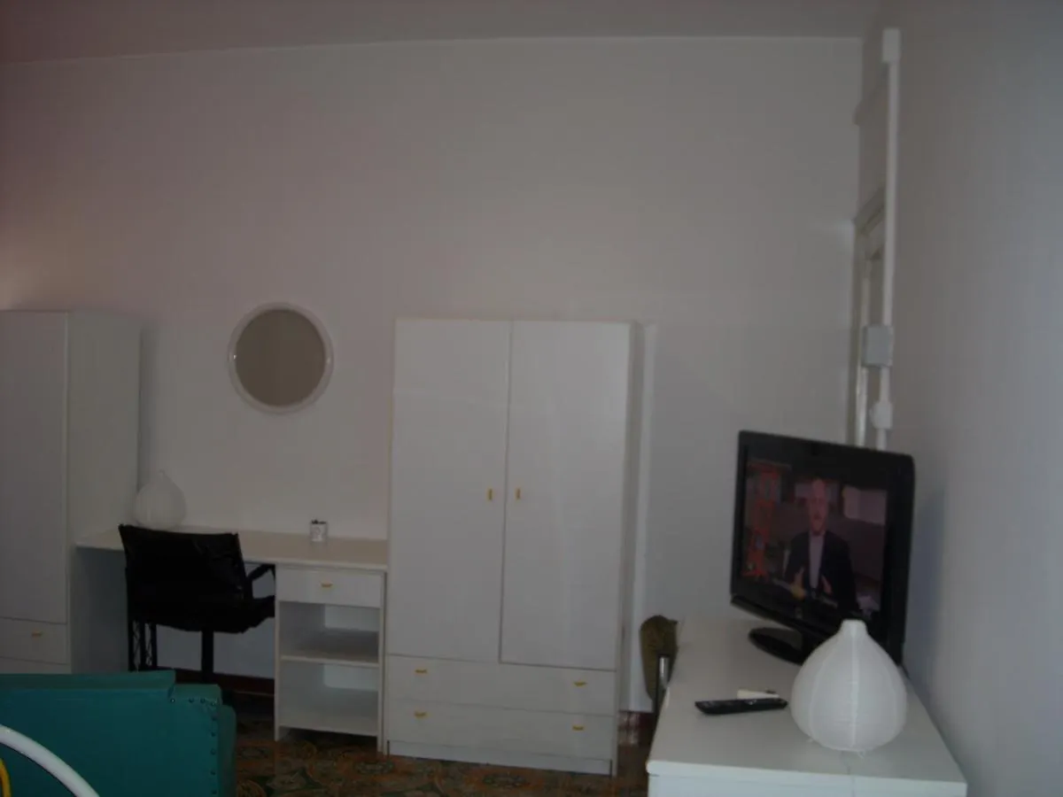 Giovannixxlll B&B Catane Couette-café